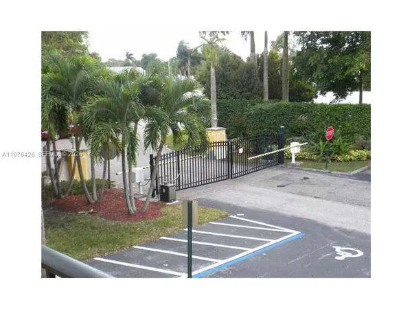 $1,900 | 216 Meadows Circle, Unit 216, Boynton Beach, FL 33436