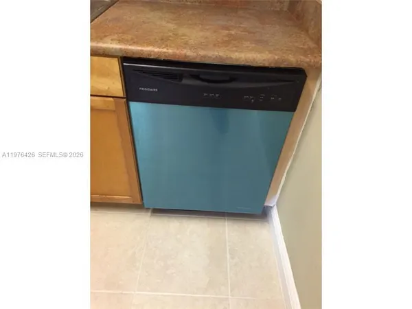 $1,900 | 216 Meadows Circle, Unit 216, Boynton Beach, FL 33436