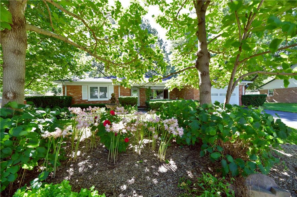 6091 Manning Road Indianapolis, IN 46228 - Photo 3 of 43 Gallery Image 3