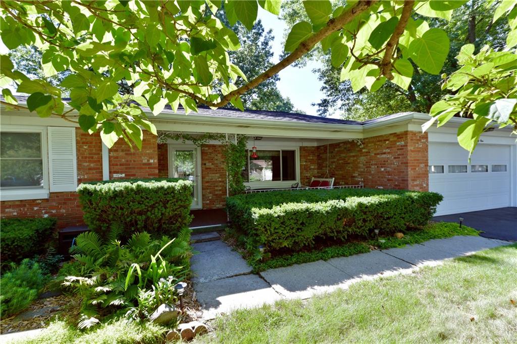6091 Manning Road Indianapolis, IN 46228 - Photo 5 of 43 Gallery Image 5