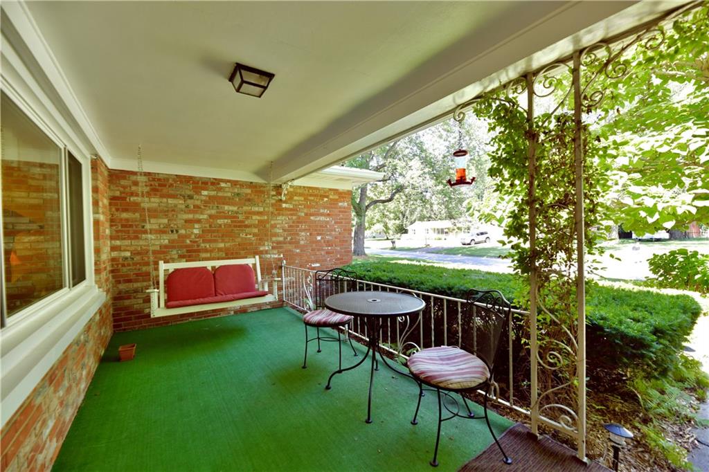 6091 Manning Road Indianapolis, IN 46228 - Photo 6 of 43 Gallery Image 6