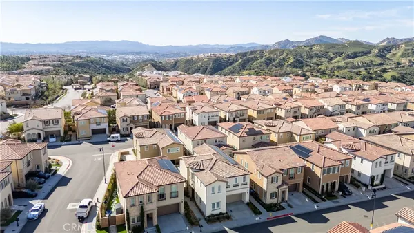 $1,475,000 | 20742 Pine Cone Circle, Porter Ranch, CA 91326