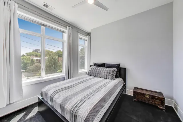 $635,000 | 5748 North Hermitage Avenue, Unit 206, Chicago, IL 60660