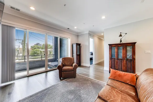 $635,000 | 5748 North Hermitage Avenue, Unit 206, Chicago, IL 60660