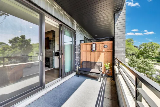 $635,000 | 5748 North Hermitage Avenue, Unit 206, Chicago, IL 60660