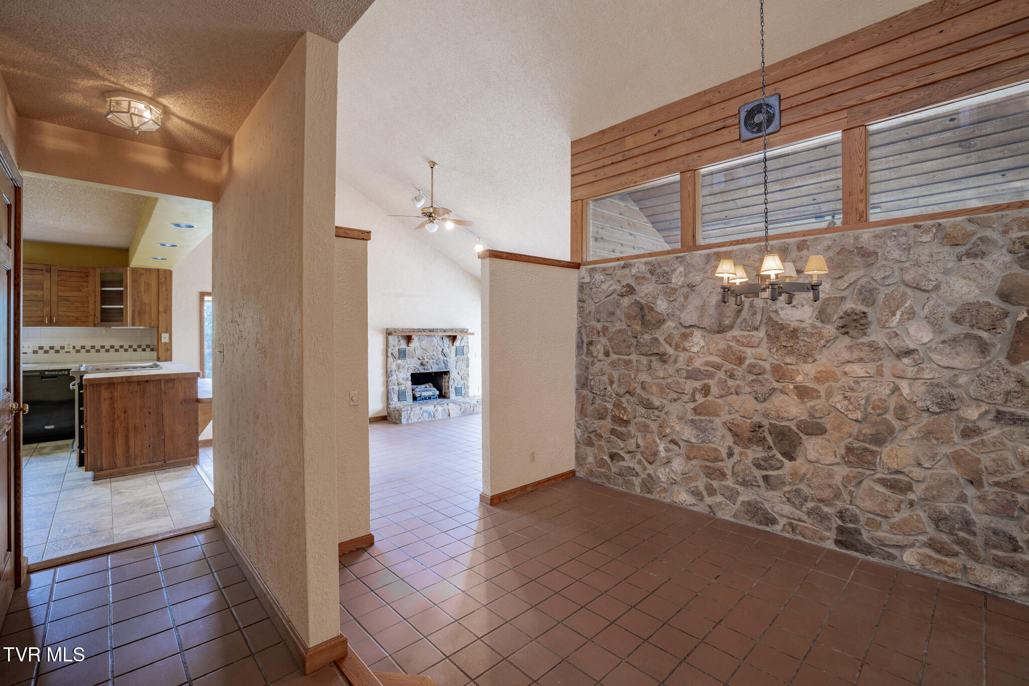 562 Gammon Road Kingsport, TN 37663 - Photo 3 of 65 1R9A8033-HDR