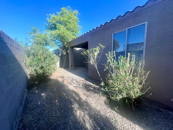 $2,195 | 7052 East Keats Avenue, Mesa, AZ 85209