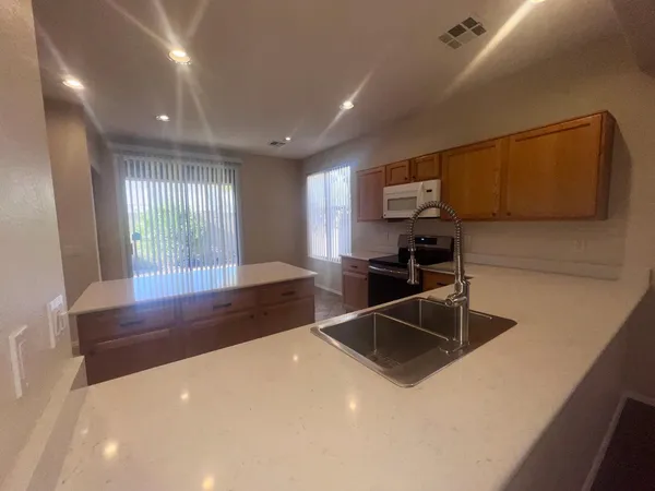 $2,195 | 7052 East Keats Avenue, Mesa, AZ 85209