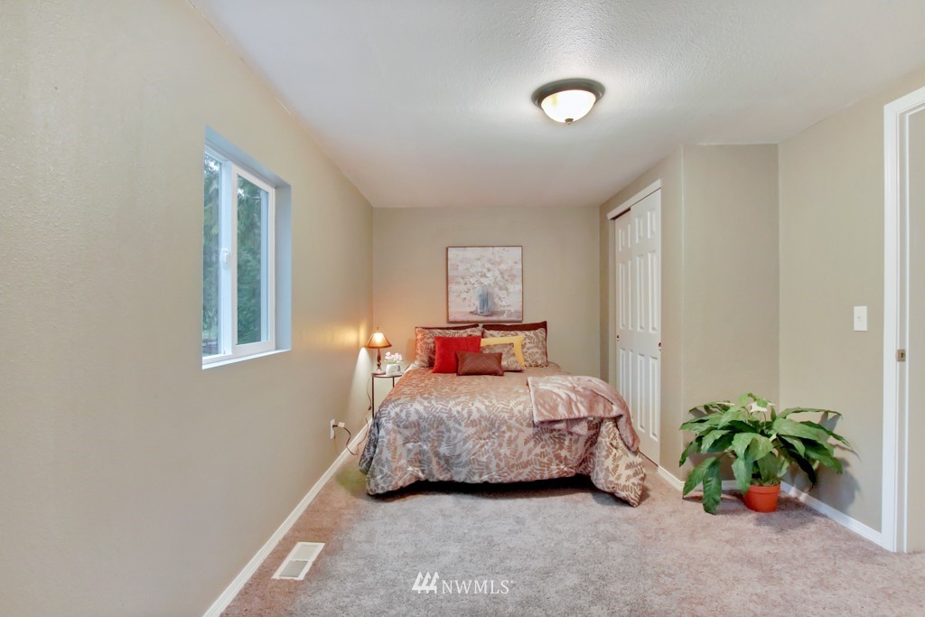 4913 David Road Northwest Bremerton, WA 98312 - Photo 14 of 23 Gallery Image 14