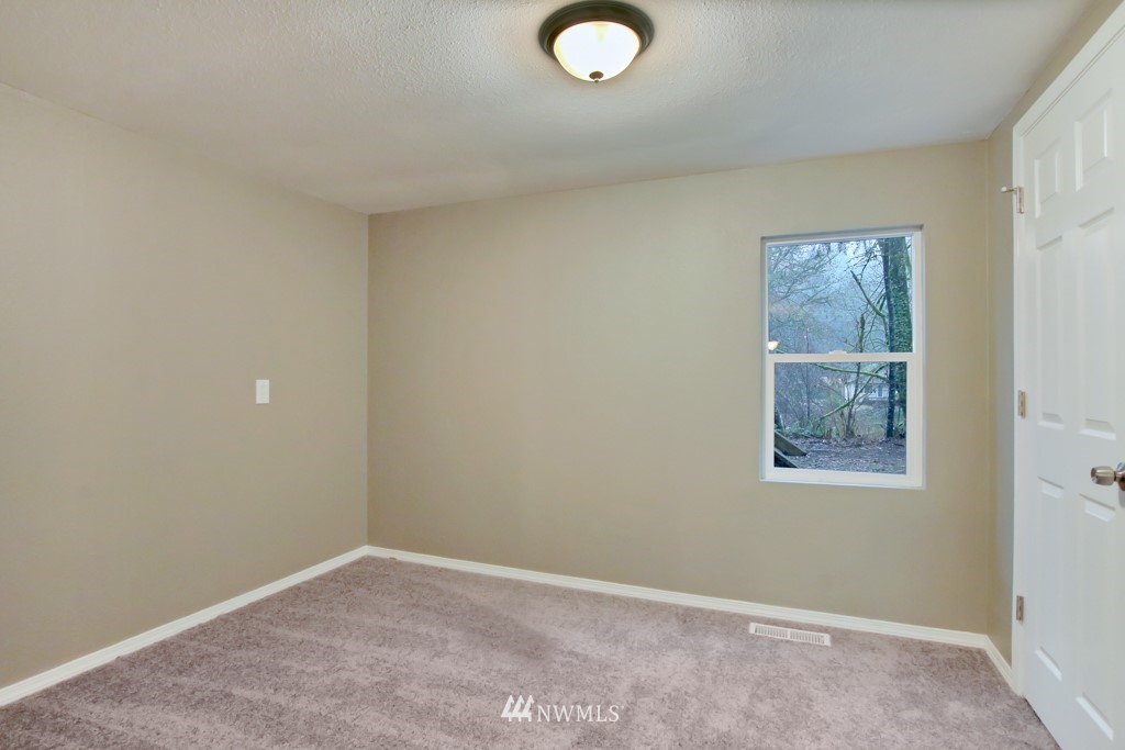 4913 David Road Northwest Bremerton, WA 98312 - Photo 16 of 23 Gallery Image 16
