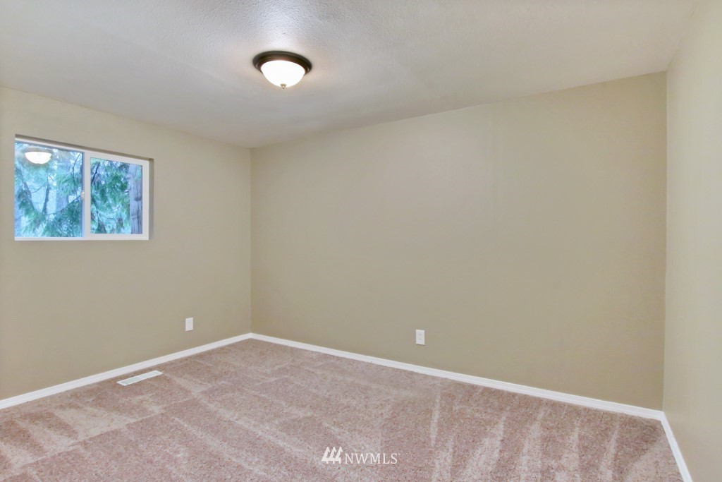 4913 David Road Northwest Bremerton, WA 98312 - Photo 17 of 23 Gallery Image 17