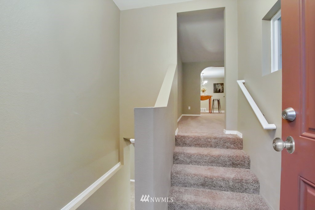 4913 David Road Northwest Bremerton, WA 98312 - Photo 5 of 23 Gallery Image 5
