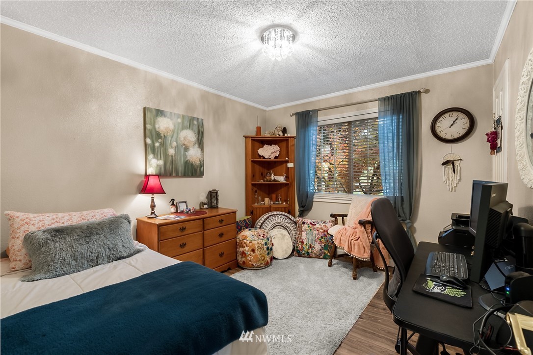 8036 Meridian Road Southeast Olympia, WA 98513 - Photo 13 of 37 Gallery Image 13