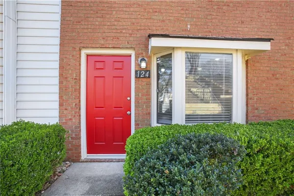 $1,800 | 124 Holcomb Ferry Road, Roswell, GA 30076