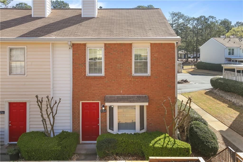 124 Holcomb Ferry Road Roswell, GA 30076 - Photo 2 of 20