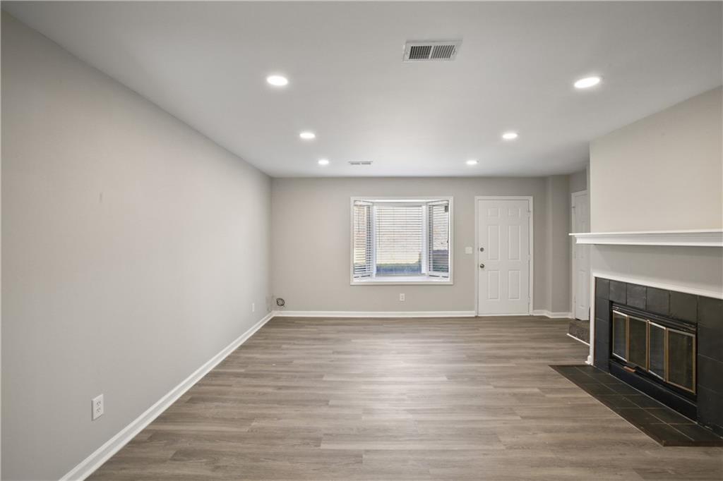 124 Holcomb Ferry Road Roswell, GA 30076 - Photo 4 of 20