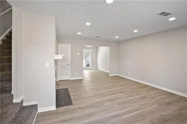 $1,800 | 124 Holcomb Ferry Road, Roswell, GA 30076