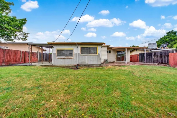 $399,000 | 499 Apple Tree Lane, Fairfield, CA 94533