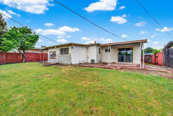 $399,000 | 499 Apple Tree Lane, Fairfield, CA 94533