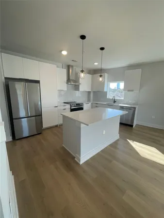 $3,050 | 2500 Longview Street, Unit 400, Austin, TX 78705