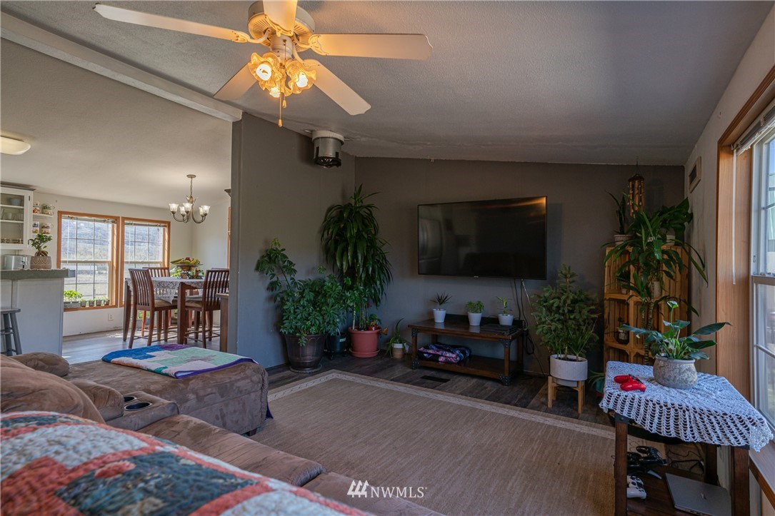 98 Hanson Road Malott, WA 98829 - Photo 5 of 39 Gallery Image 5