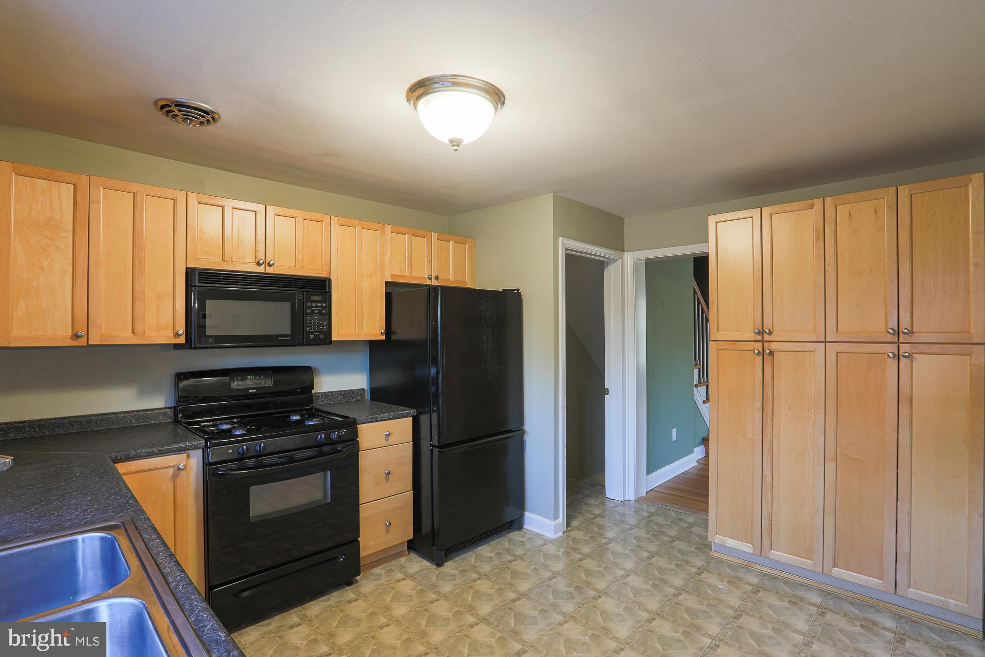 8600 Pleasant Plains Road Baltimore, MD 21286 - Photo 11 of 39