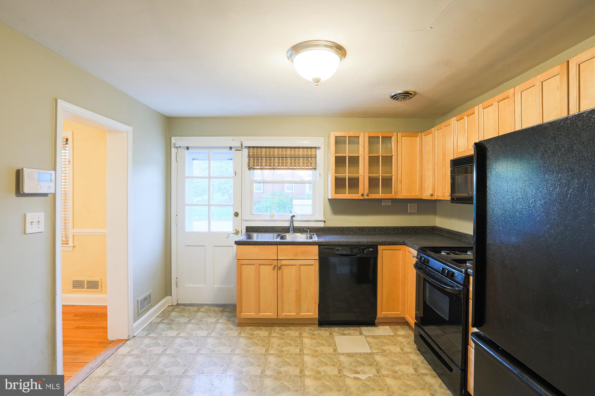 8600 Pleasant Plains Road Baltimore, MD 21286 - Photo 14 of 39