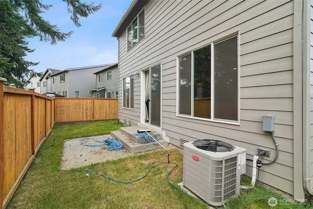 a picture of a cabinet