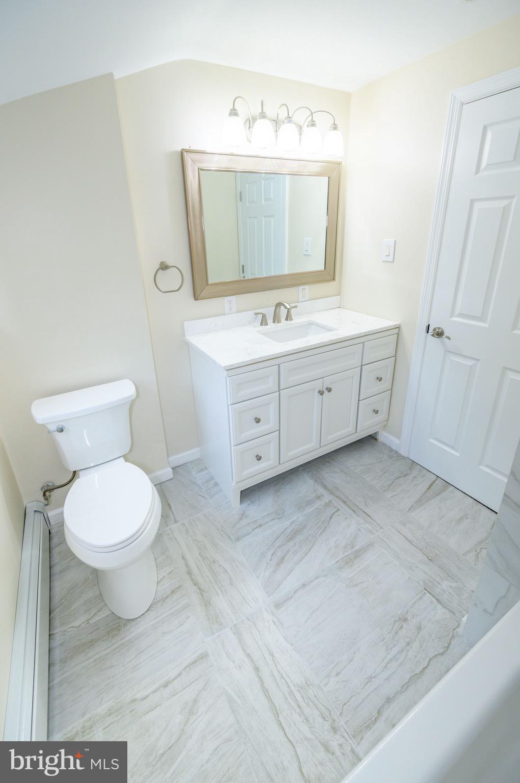 8720 Patton Road Glenside, PA 19038 - Photo 22 of 27 2nd Level - Full Bathroom