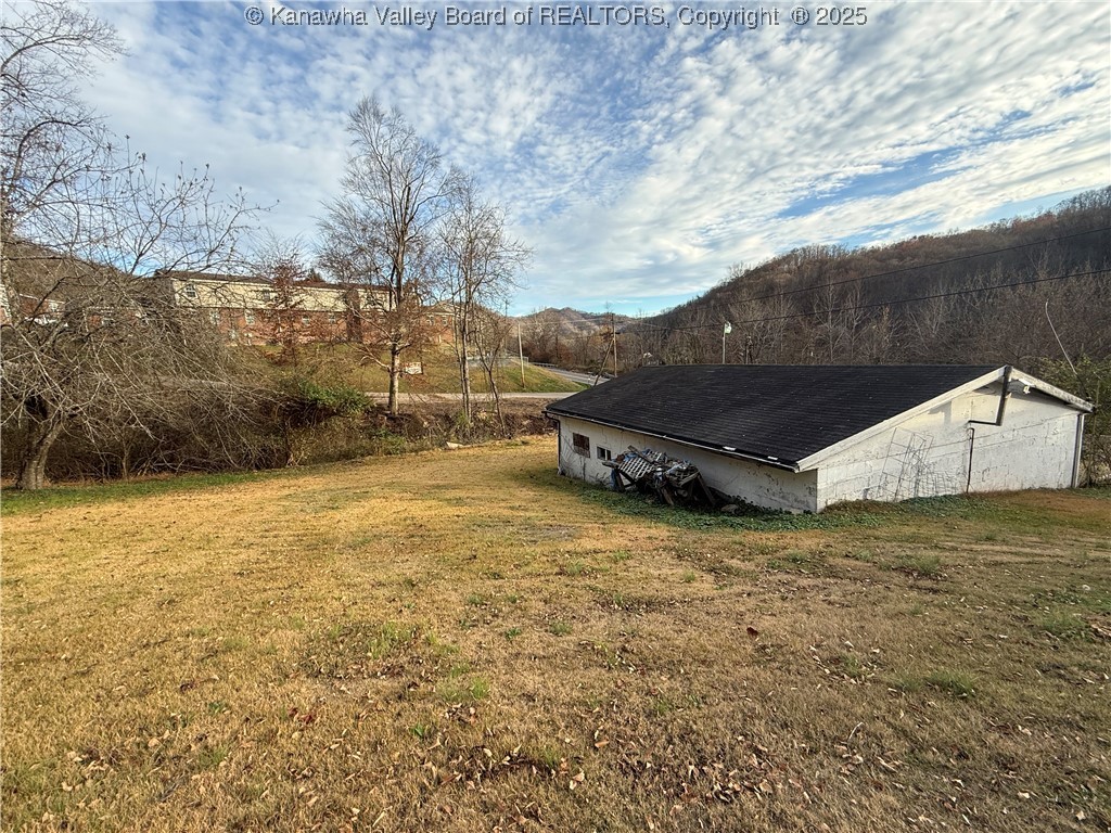 898 Thunder Road Chapmanville, WV 25508 - Photo 26 of 28 Gallery Image 26