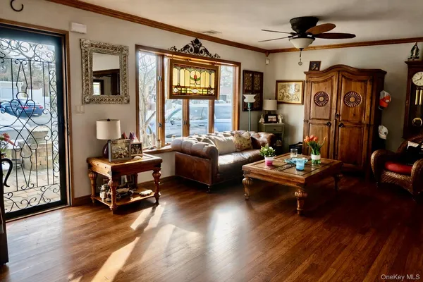 $725,000 | 33 2nd Street, Bayport, NY 11705