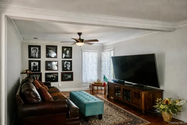 $725,000 | 33 2nd Street, Bayport, NY 11705