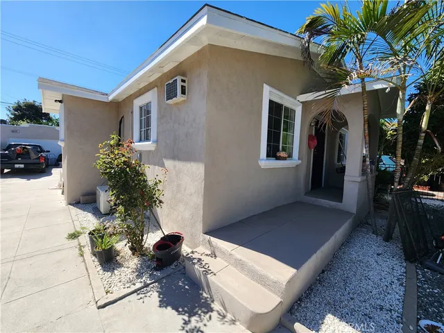a house view with a outdoor space