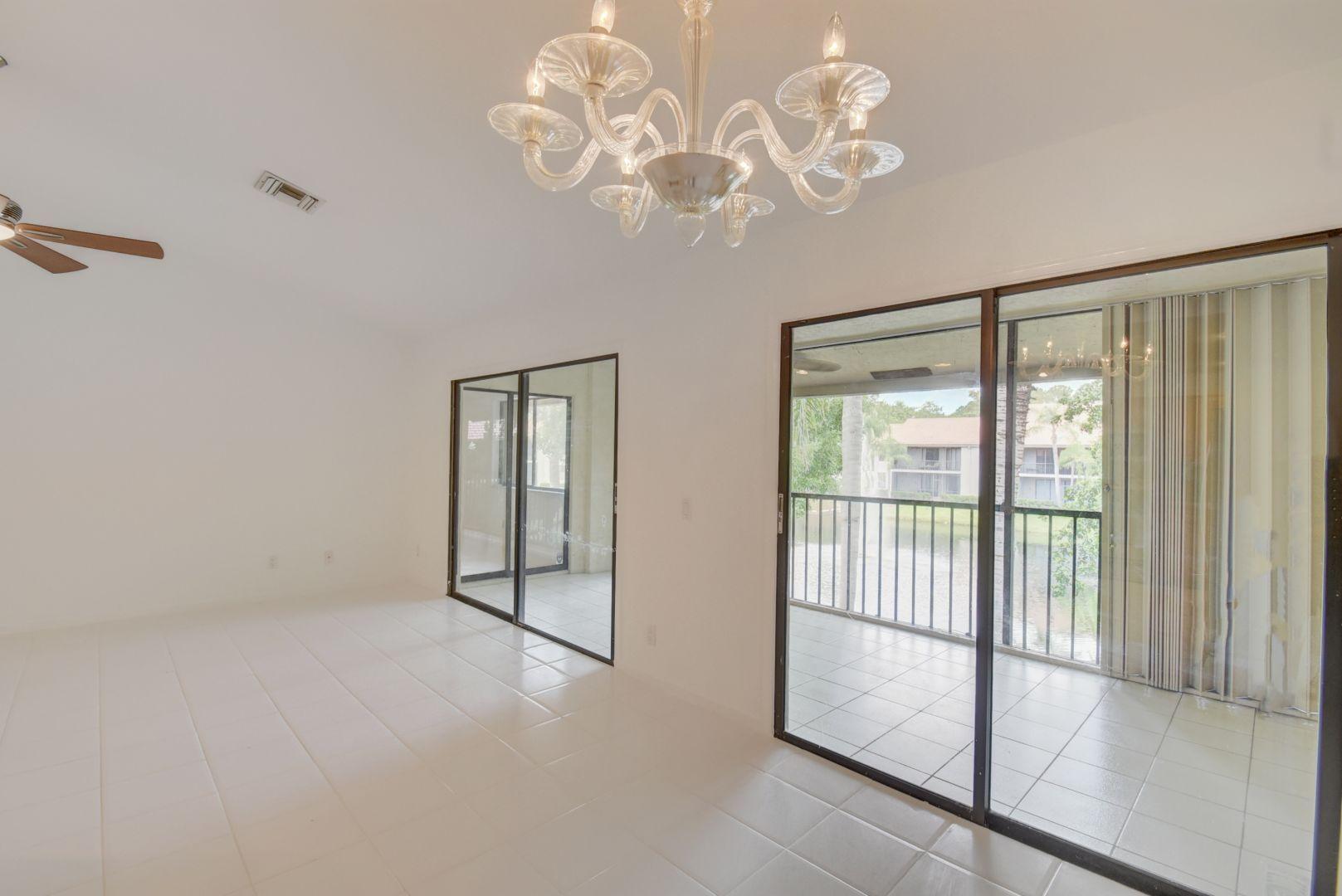 5581 Coach House Circle, Unit G Boca Raton, FL 33486 - Photo 16 of 24 GREAT ROOM