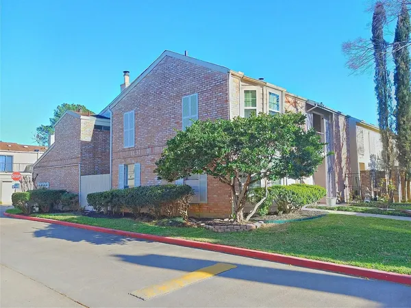 $2,200 | 800 Country Pl Drive, Unit 909, Houston, TX 77079