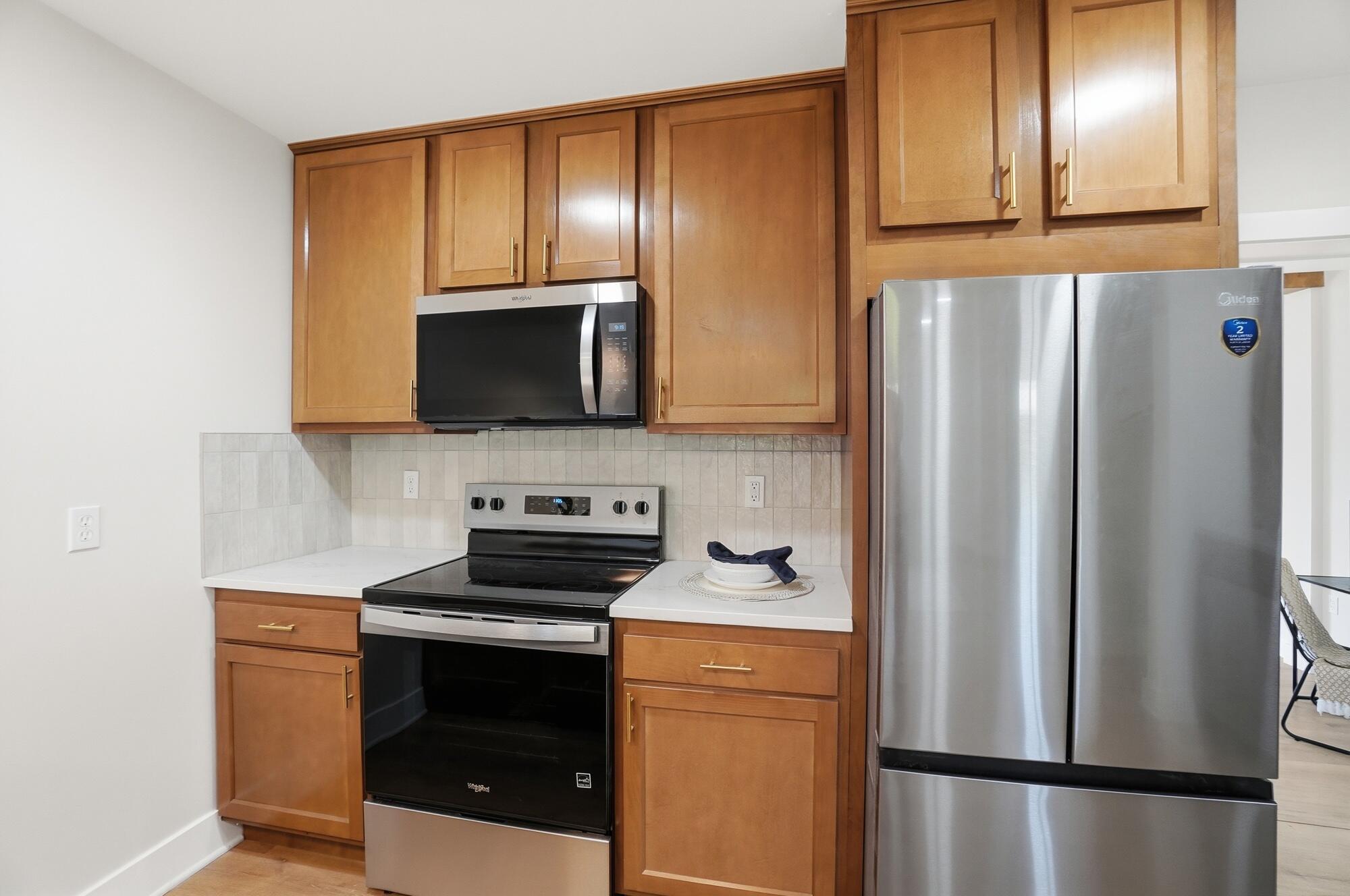 2433 Lindsay Road Columbus, OH 43207 - Photo 10 of 31