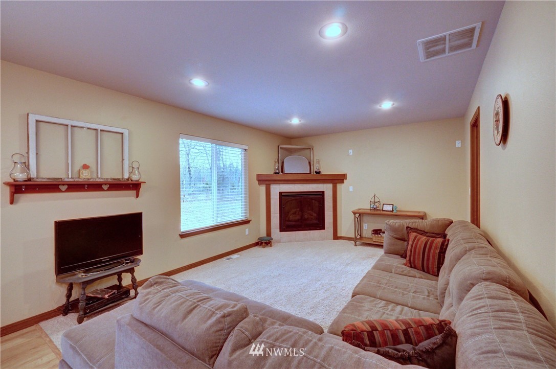 8446 169th Lane Southwest Rochester, WA 98579 - Photo 6 of 21