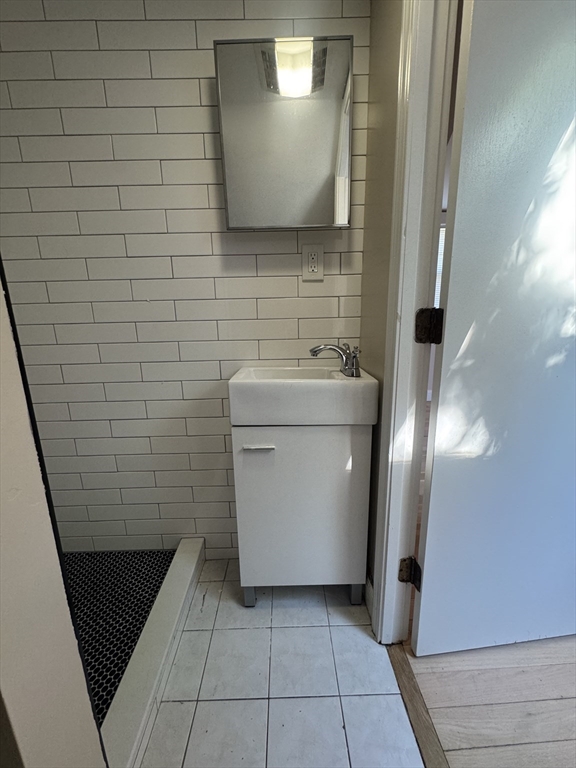 35 State Street, Unit 4 Marblehead, MA 01945 - Photo 5 of 9