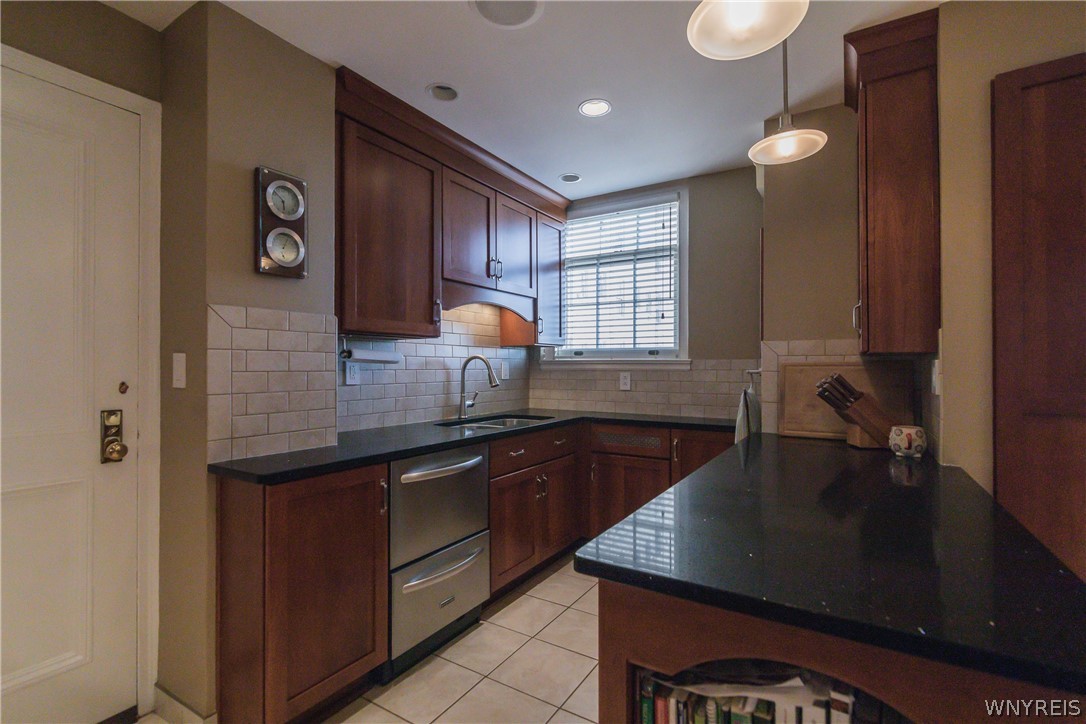 33 Gates Circle, Unit 7D Buffalo, NY 14222 - Photo 16 of 50