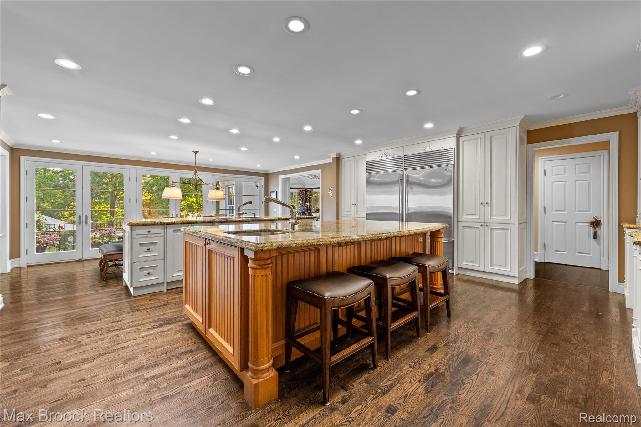 375 Dunston Road Bloomfield Hills, MI 48304 - Photo 8 of 59 Kitchen