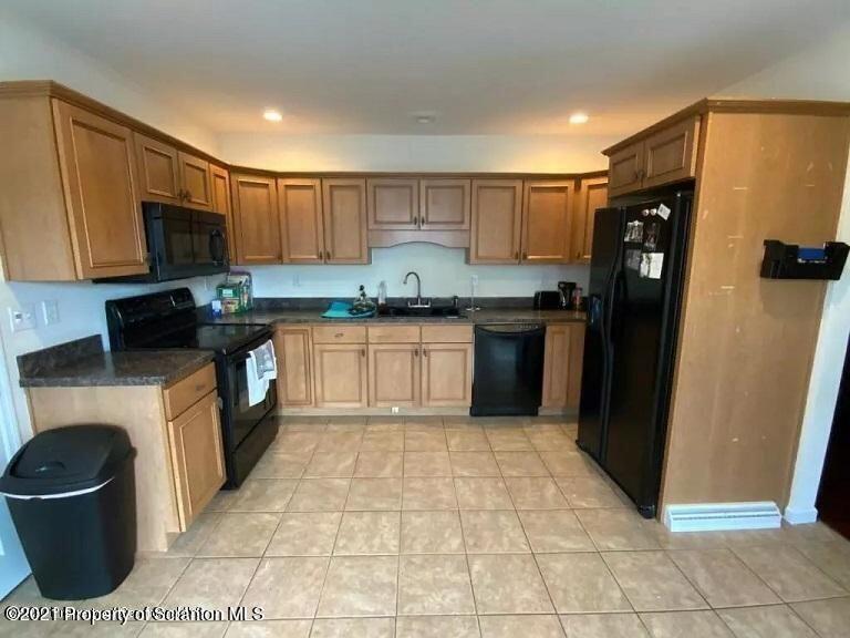 2027 Green Ridge Street Dunmore, PA 18512 - Photo 8 of 15 20200702121704426979000000-o