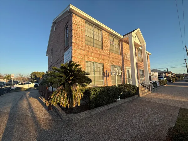 $1,295 | 2302 45th Street, Galveston, TX 77550