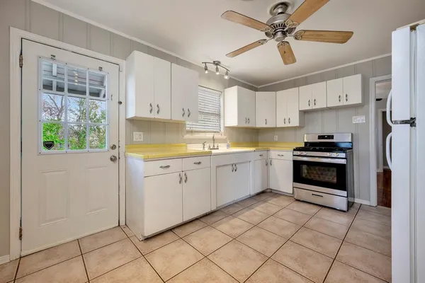 $274,900 | 2509 Wayside Avenue, Fort Worth, TX 76110