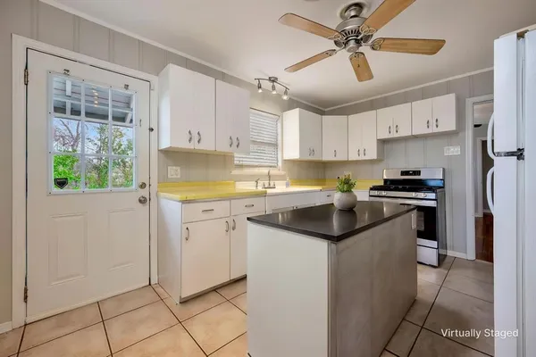 $274,900 | 2509 Wayside Avenue, Fort Worth, TX 76110