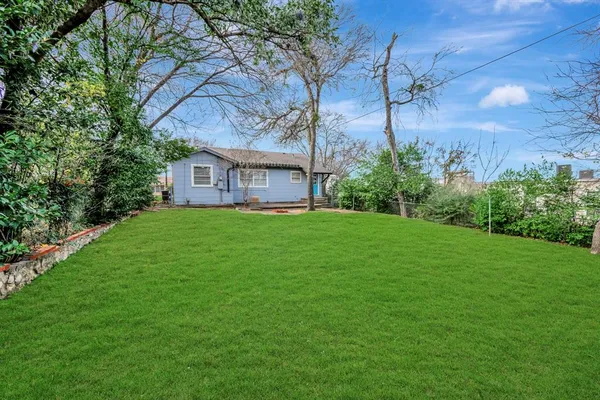 $274,900 | 2509 Wayside Avenue, Fort Worth, TX 76110