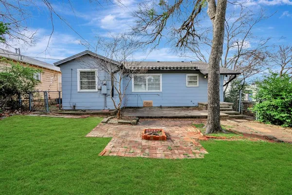 $274,900 | 2509 Wayside Avenue, Fort Worth, TX 76110