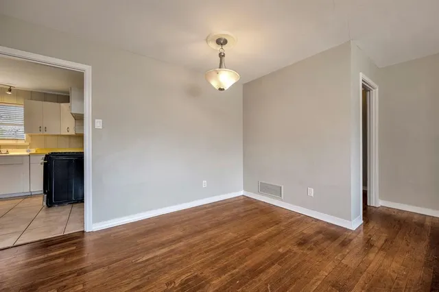 $319,500 | 2509 Wayside Avenue, Fort Worth, TX 76110