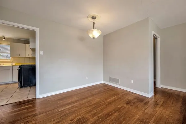 $274,900 | 2509 Wayside Avenue, Fort Worth, TX 76110