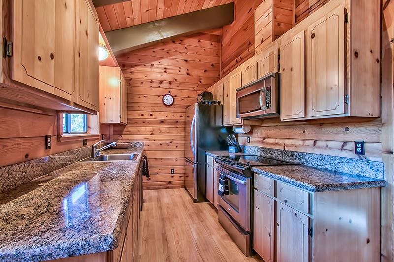 11719 Kitzbuhel Road Truckee, CA 96161 - Photo 6 of 14 Gallery Image 6
