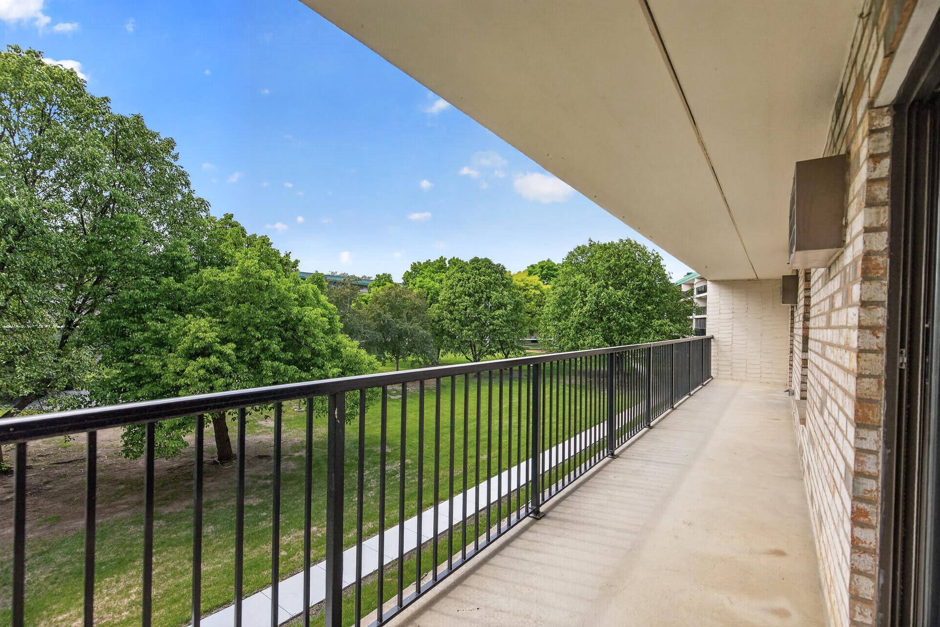 10501 Cedar Lake Road, Unit 318 Minnetonka, MN 55305 - Photo 33 of 48